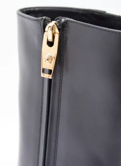 Aevitas Single Platform Leather Boots></noscript>Versace Hot