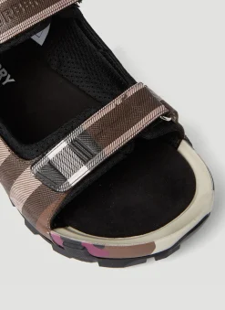 Arthur Check Sandals><noscript><img width=