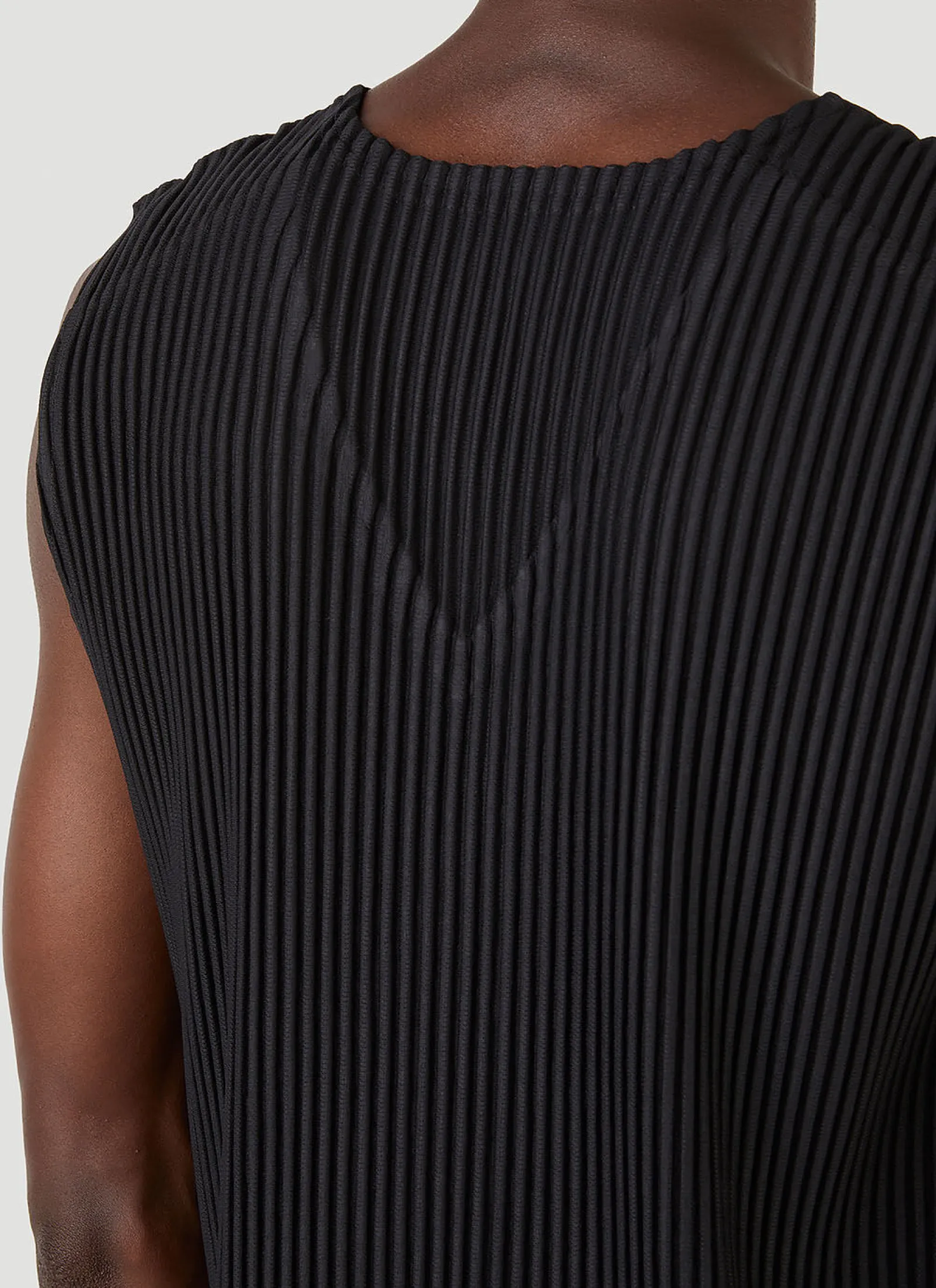 Men Homme Plissé Issey Miyake Tops^Basics V-Neck Vest Top
