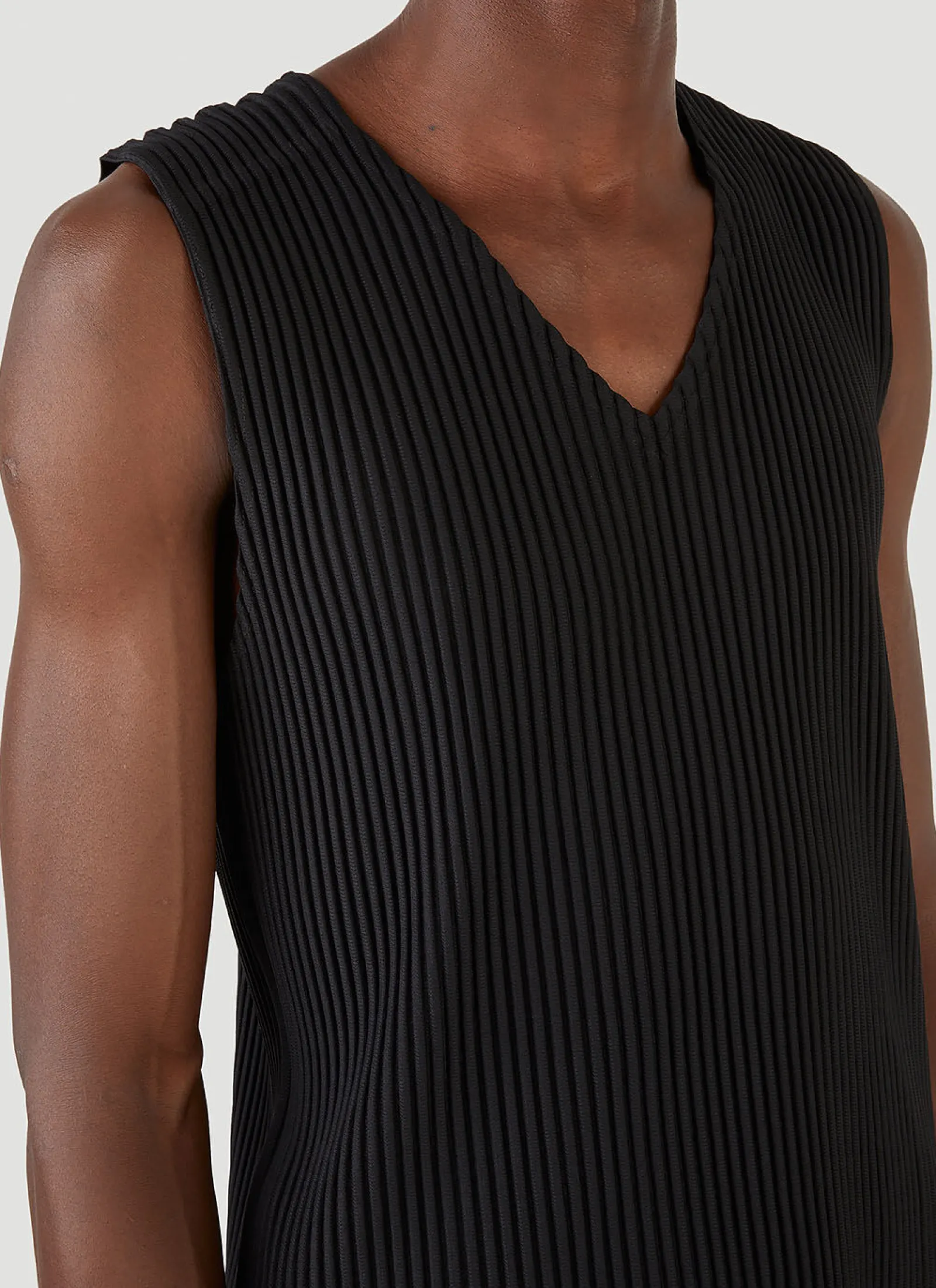 Men Homme Plissé Issey Miyake Tops^Basics V-Neck Vest Top