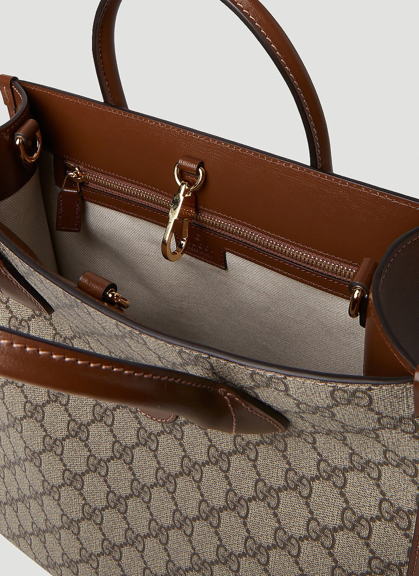 Men Gucci Tote Bags^Interlocking G Medium Tote Bag