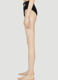 Logo Briefs><noscript><img width=