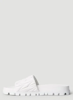 Logo Plaque Flats><noscript><img width=