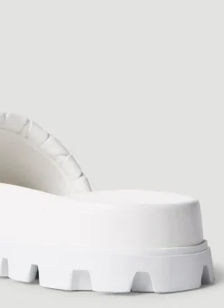 Logo Plaque Flats><noscript><img width=