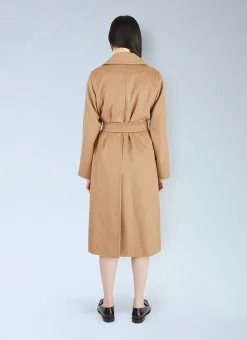 Manuela Coat><noscript><img width=
