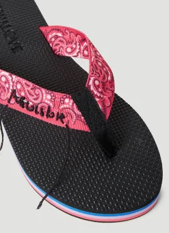 Paisley Print Flip Flops></noscript>Arizona Love New