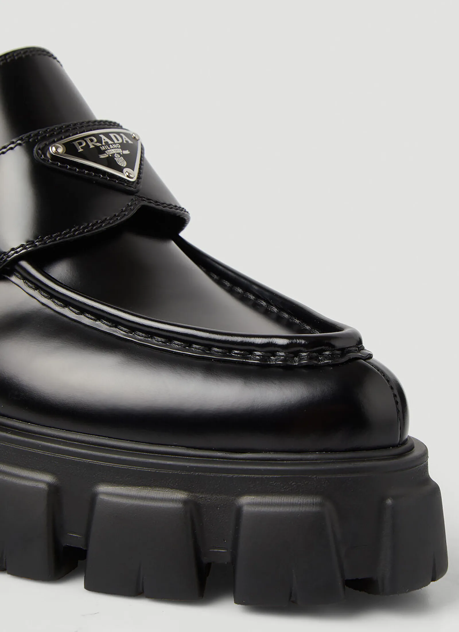 Pointed Toe Monolith Loafers>Prada